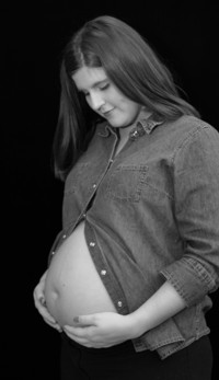 Portrait Emily Adams pregnancy